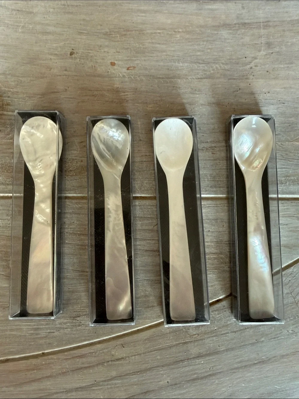 Mother-of-Pearl caviar Spoons - Iridescent White new!